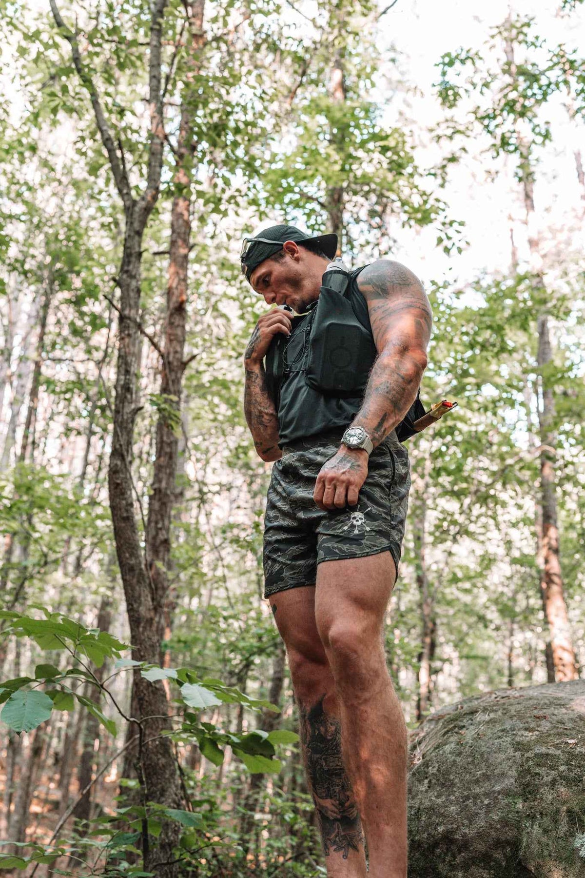 MEN'S | HYBRID SHORT : DEEP FOREST